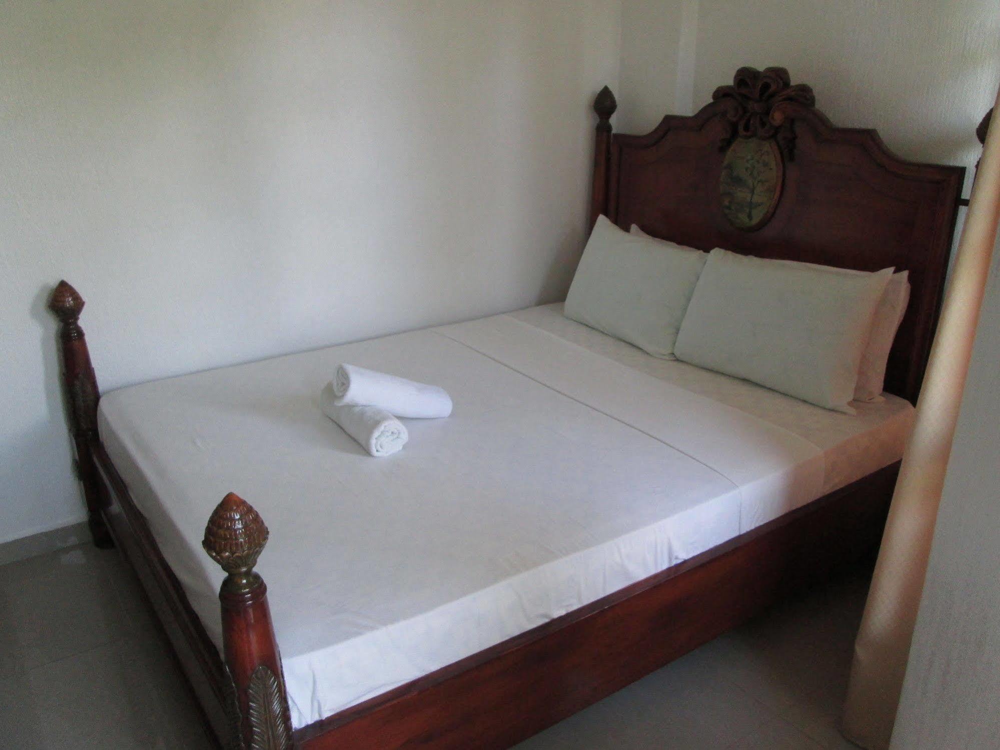 Amigos Beach Resort Balabag Kültér fotó